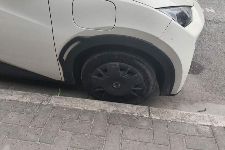 Used BYD Seagull 2023 Active Version Right Front Wheel Hub