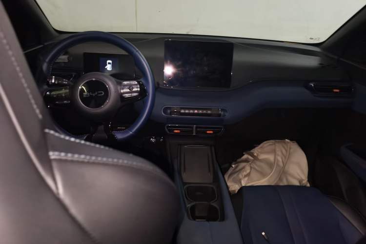 Used BYD Seagull 2024 Honor Edition 305km Freedom Version Center Console