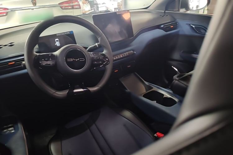 Used BYD Seagull 2024 Honor Edition 305km Dynamic Version Center Console