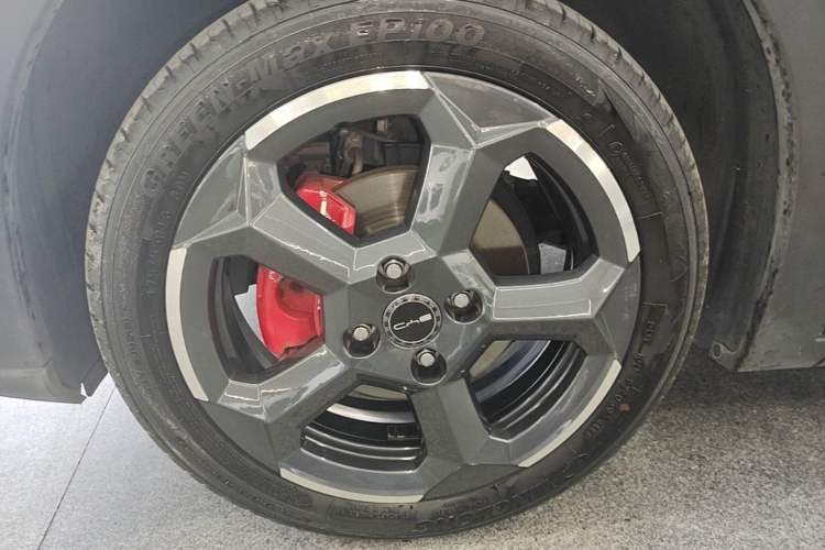 Used BYD Seagull 2024 Honor Edition 405km Flying Version Left Front Wheel Hub