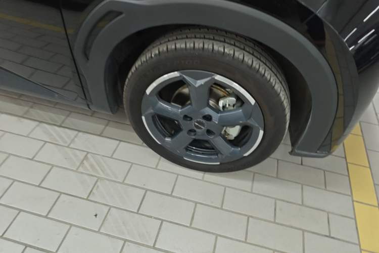 Used BYD Seagull 2024 Honor Edition 305km Freedom Version Right Front Wheel Hub