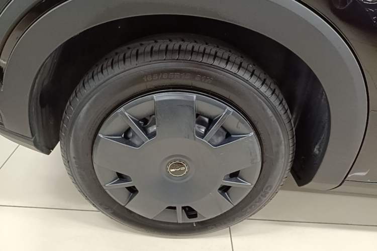 Used BYD Seagull 2024 Honor Edition 305km Dynamic Version Right Rear Wheel Hub