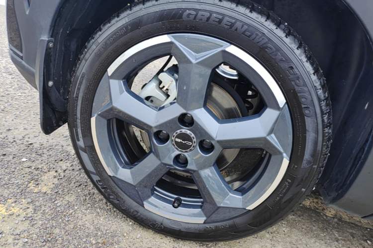 Used BYD Seagull 2024 Honor Edition 305km Freedom Version Right Rear Wheel Hub