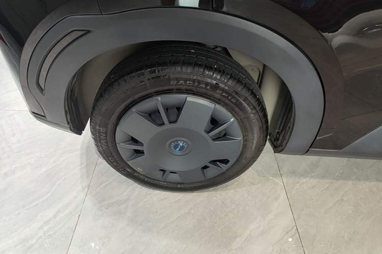 Used BYD Seagull 2024 Honor Edition 305km Dynamic Version Right Rear Wheel Hub