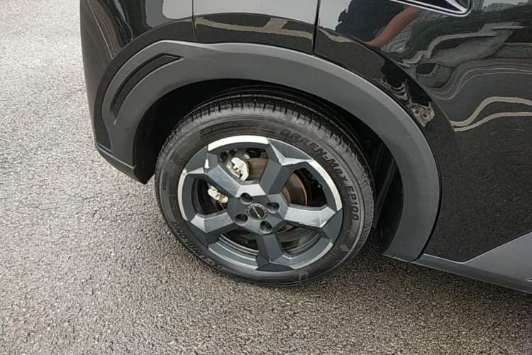 Used BYD Seagull 2024 Honor Edition 405km Flying Version Right Rear Wheel Hub