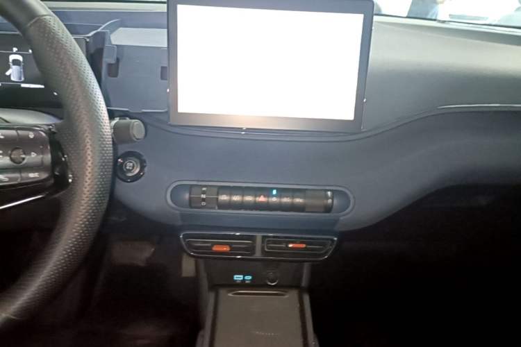Used BYD Seagull 2024 Honor Edition 305km Dynamic Version Audio And AC Panel
