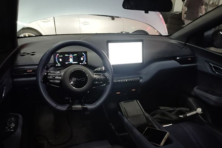 Used BYD Seagull 2024 Honor Edition 405km Flying Version Center Console