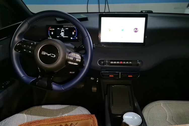 Used BYD Seagull 2024 Honor Edition 305km Freedom Version Center Console