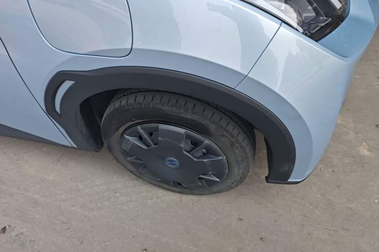 Used BYD Seagull 2024 Honor Edition 305km Dynamic Version Left Front Wheel Hub