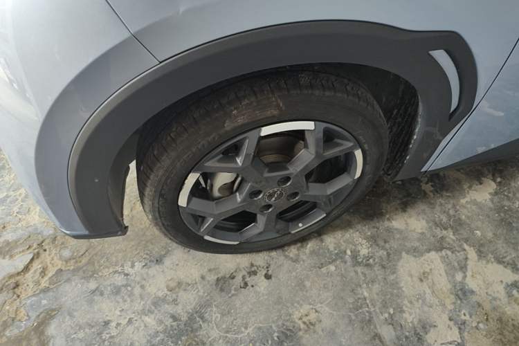 Used BYD Seagull 2024 Honor Edition 305km Freedom Version Left Front Wheel Hub