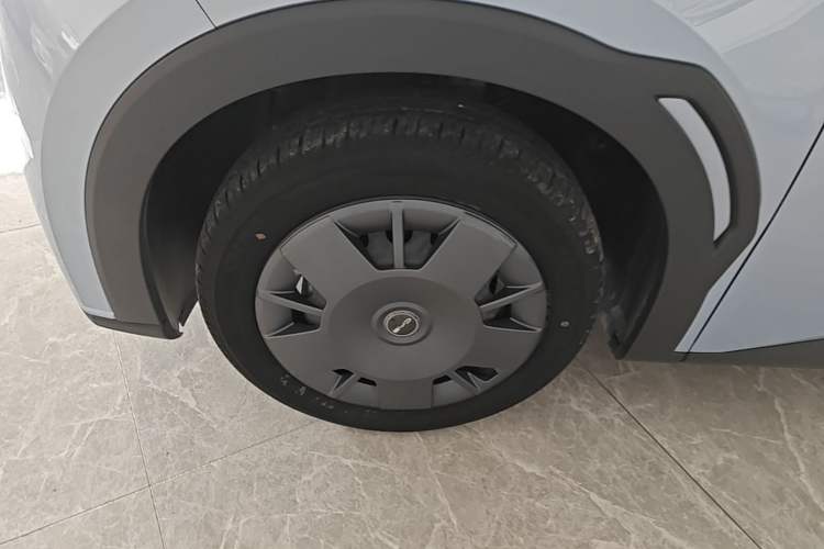 Used BYD Seagull 2024 Honor Edition 305km Dynamic Version Left Front Wheel Hub