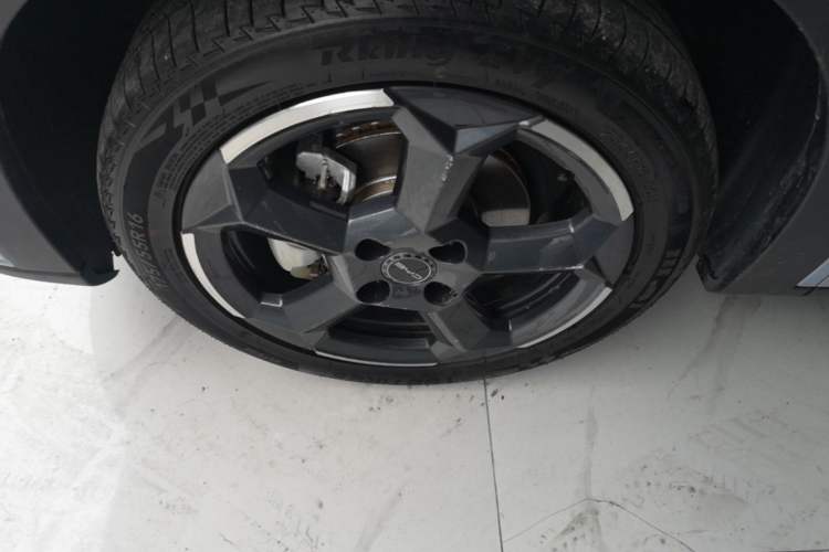 Used BYD Seagull 2024 Honor Edition 405km Flying Version Left Front Wheel Hub