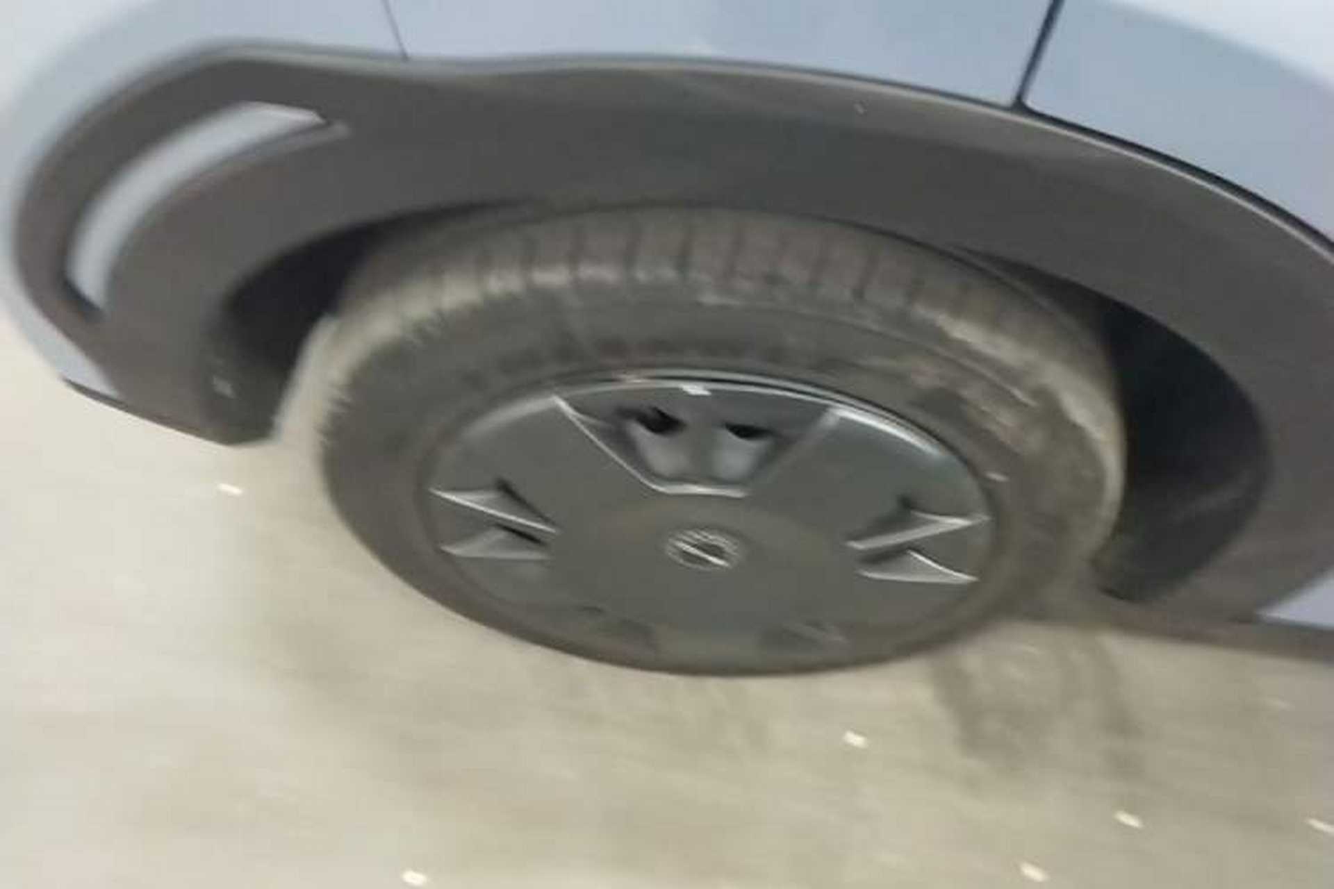 Used BYD Seagull 2024 Honor Edition 305km Dynamic Version Right Rear Wheel Hub