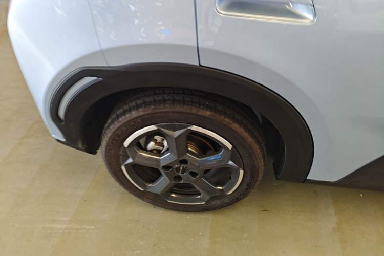 Used BYD Seagull 2024 Honor Edition 305km Freedom Version Right Rear Wheel Hub