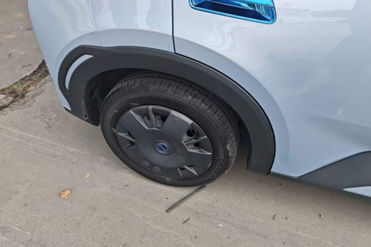 Used BYD Seagull 2024 Honor Edition 305km Dynamic Version Right Rear Wheel Hub