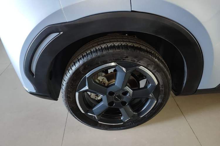 Used BYD Seagull 2024 Honor Edition 305km Freedom Version Right Rear Wheel Hub