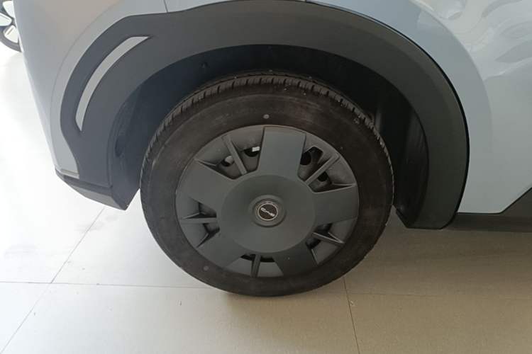 Used BYD Seagull 2024 Honor Edition 305km Dynamic Version Right Rear Wheel Hub