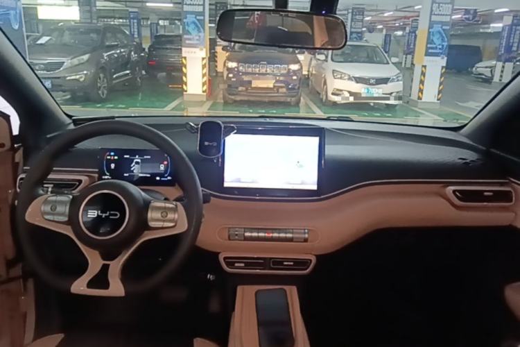 Used BYD Seagull 2024 Honor Edition 305km Dynamic Version Center Console