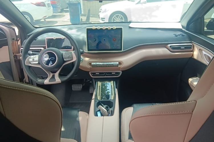 Used BYD Seagull 2024 Honor Edition 305km Freedom Version Center Console