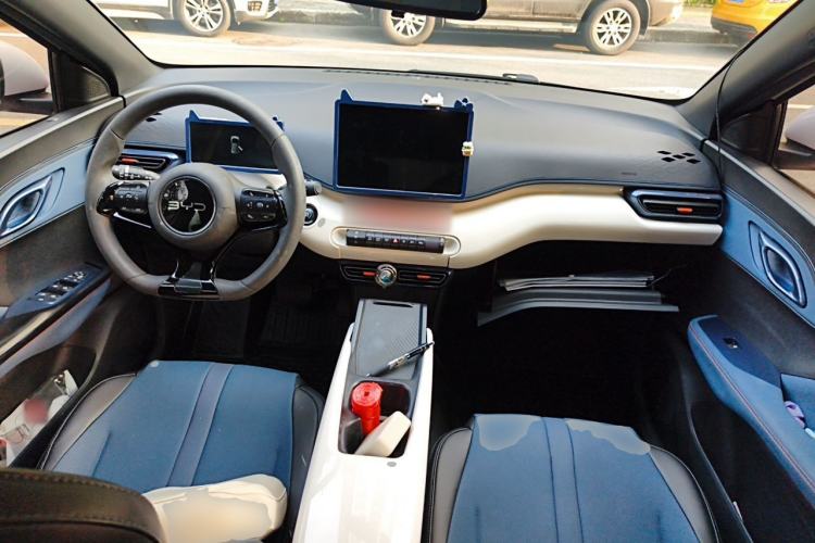 Used BYD Seagull 2024 Honor Edition 305km Dynamic Version Center Console