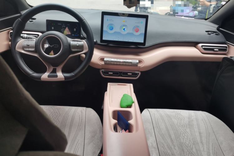 Used BYD Seagull 2024 Honor Edition 305km Freedom Version Center Console