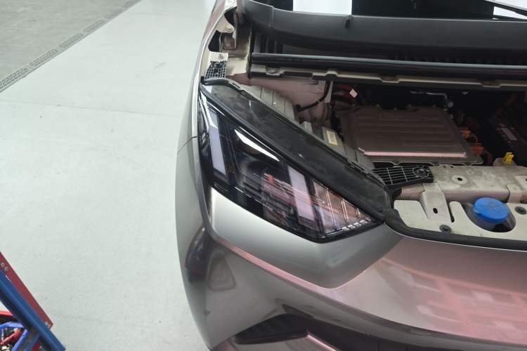 Used BYD Seagull 2024 Honor Edition 405km Flying Version Engine Bay Right
