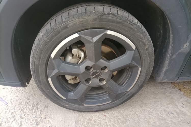 Used BYD Seagull 2024 Honor Edition 405km Flying Version Left Front Wheel Hub