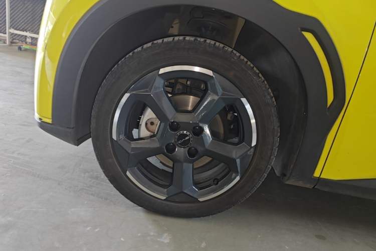 Used BYD Seagull 2024 Honor Edition 305km Freedom Version Left Front Wheel Hub