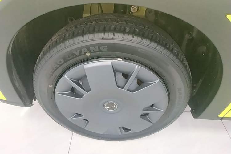 Used BYD Seagull 2024 Honor Edition 305km Dynamic Version Left Front Wheel Hub