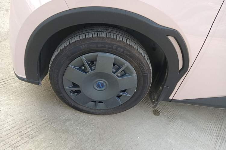 Used BYD Seagull 2024 Honor Edition 305km Dynamic Version Left Front Wheel Hub