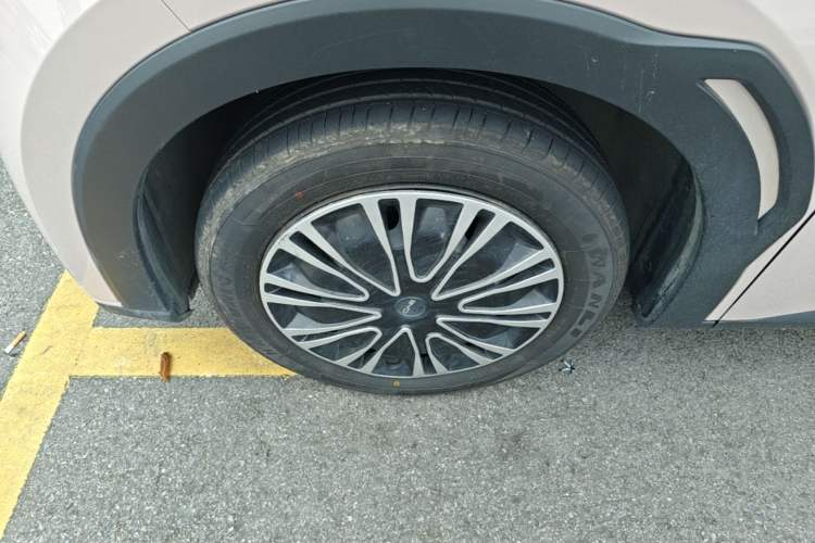 Used BYD Seagull 2024 Honor Edition 305km Dynamic Version Left Front Wheel Hub