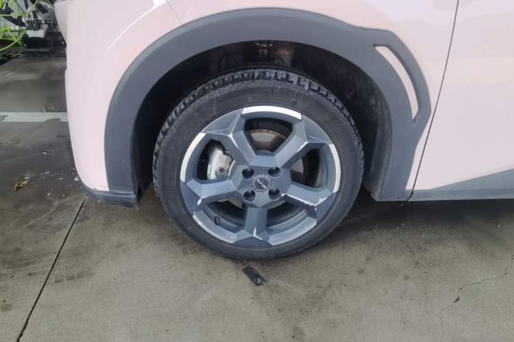 Used BYD Seagull 2024 Honor Edition 305km Freedom Version Left Front Wheel Hub