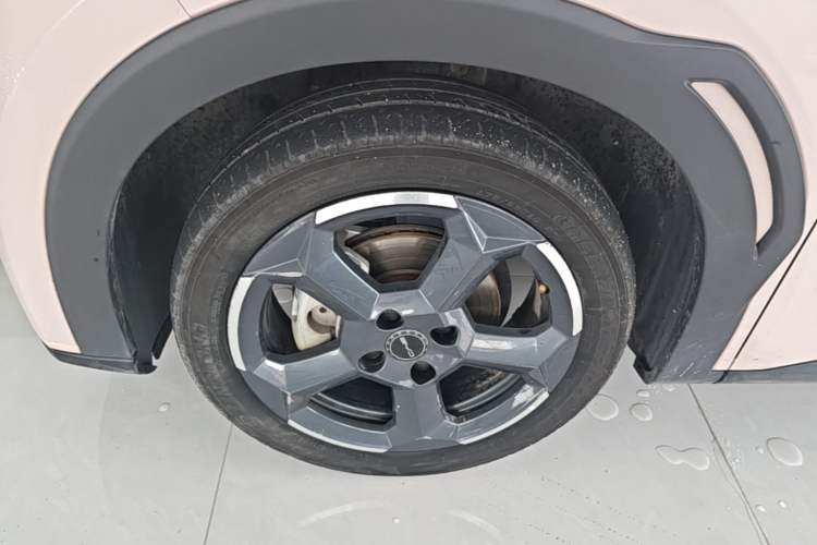 Used BYD Seagull 2024 Honor Edition 305km Freedom Version Left Front Wheel Hub