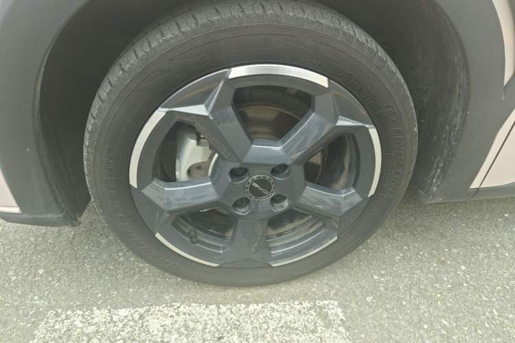 Used BYD Seagull 2024 Honor Edition 305km Freedom Version Left Front Wheel Hub