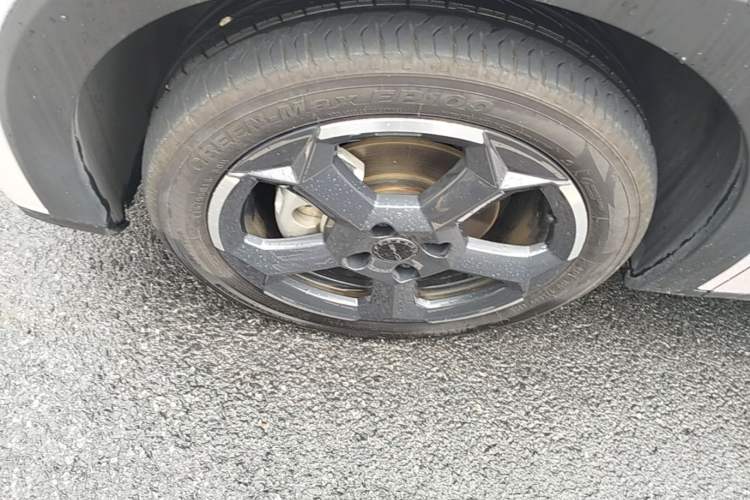 Used BYD Seagull 2024 Honor Edition 305km Freedom Version Left Front Wheel Hub