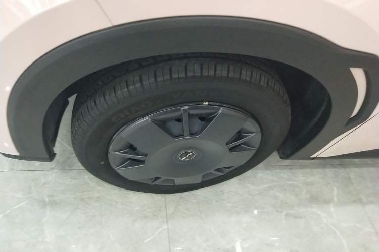 Used BYD Seagull 2024 Honor Edition 305km Dynamic Version Left Front Wheel Hub