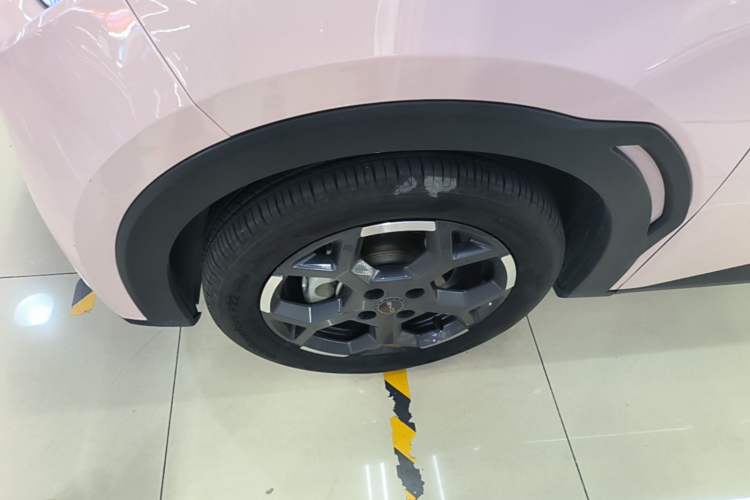 Used BYD Seagull 2024 Honor Edition 405km Flying Version Left Front Wheel Hub
