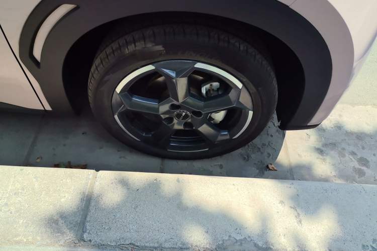 Used BYD Seagull 2024 Honor Edition 305km Freedom Version Right Front Wheel Hub