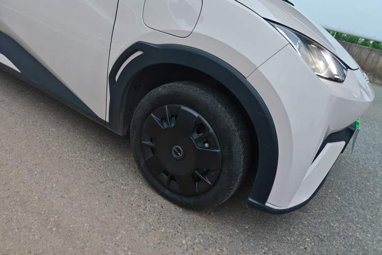 Used BYD Seagull 2024 Honor Edition 305km Dynamic Version Right Front Wheel Hub