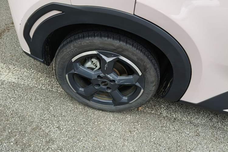 Used BYD Seagull 2024 Honor Edition 405km Flying Version Right Rear Wheel Hub