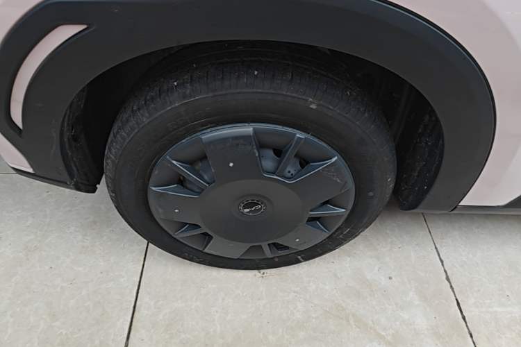 Used BYD Seagull 2024 Honor Edition 305km Dynamic Version Right Rear Wheel Hub