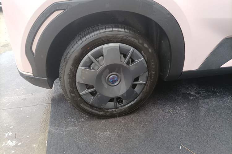 Used BYD Seagull 2024 Honor Edition 305km Dynamic Version Right Rear Wheel Hub