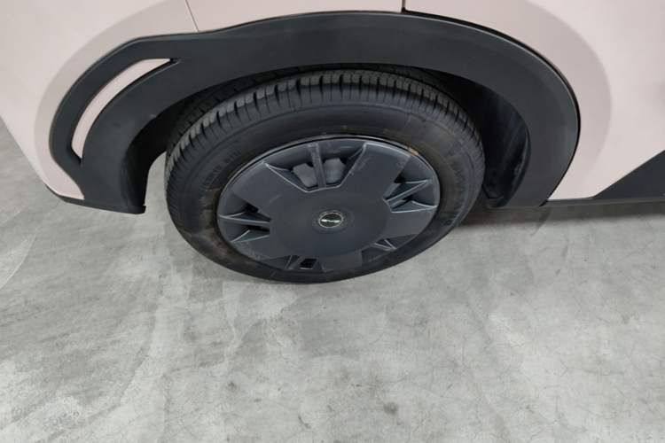 Used BYD Seagull 2024 Honor Edition 305km Dynamic Version Right Rear Wheel Hub