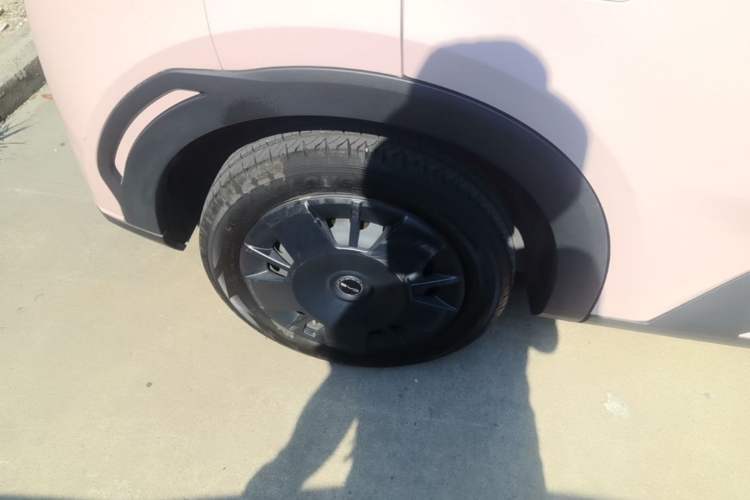 Used BYD Seagull 2024 Honor Edition 305km Dynamic Version Right Rear Wheel Hub