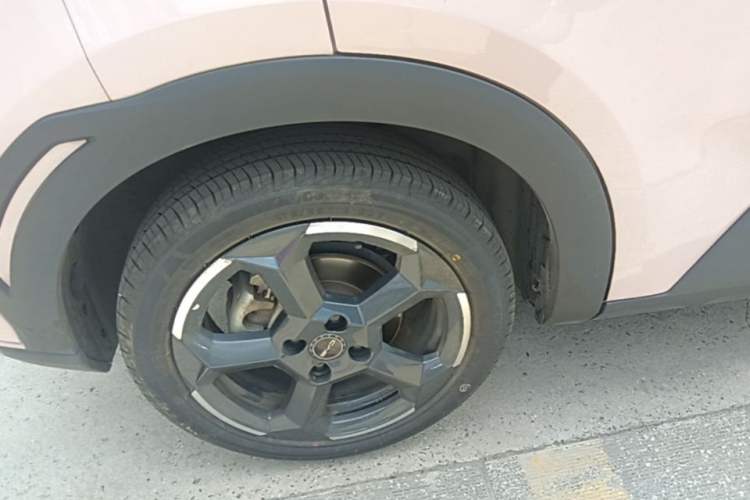 Used BYD Seagull 2024 Honor Edition 305km Freedom Version Right Rear Wheel Hub
