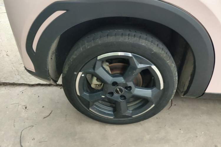 Used BYD Seagull 2024 Honor Edition 305km Freedom Version Right Rear Wheel Hub