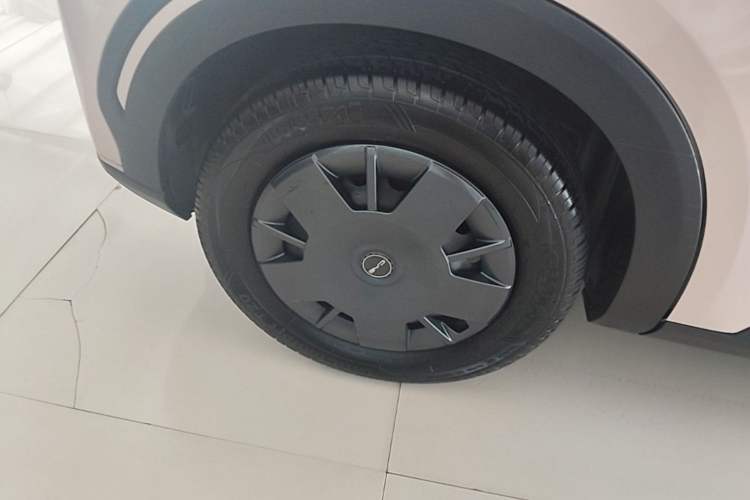 Used BYD Seagull 2024 Honor Edition 305km Dynamic Version Right Rear Wheel Hub