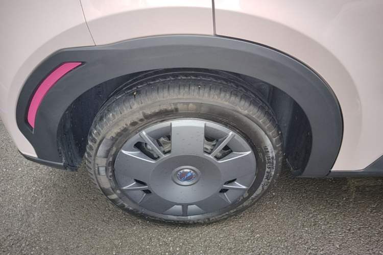 Used BYD Seagull 2024 Honor Edition 305km Dynamic Version Right Rear Wheel Hub