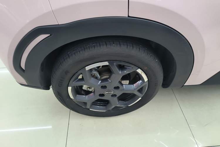 Used BYD Seagull 2024 Honor Edition 405km Flying Version Right Rear Wheel Hub