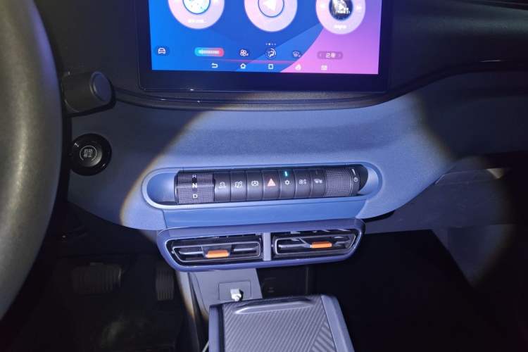 Used BYD Seagull 2024 Honor Edition 305km Dynamic Version Audio And AC Panel